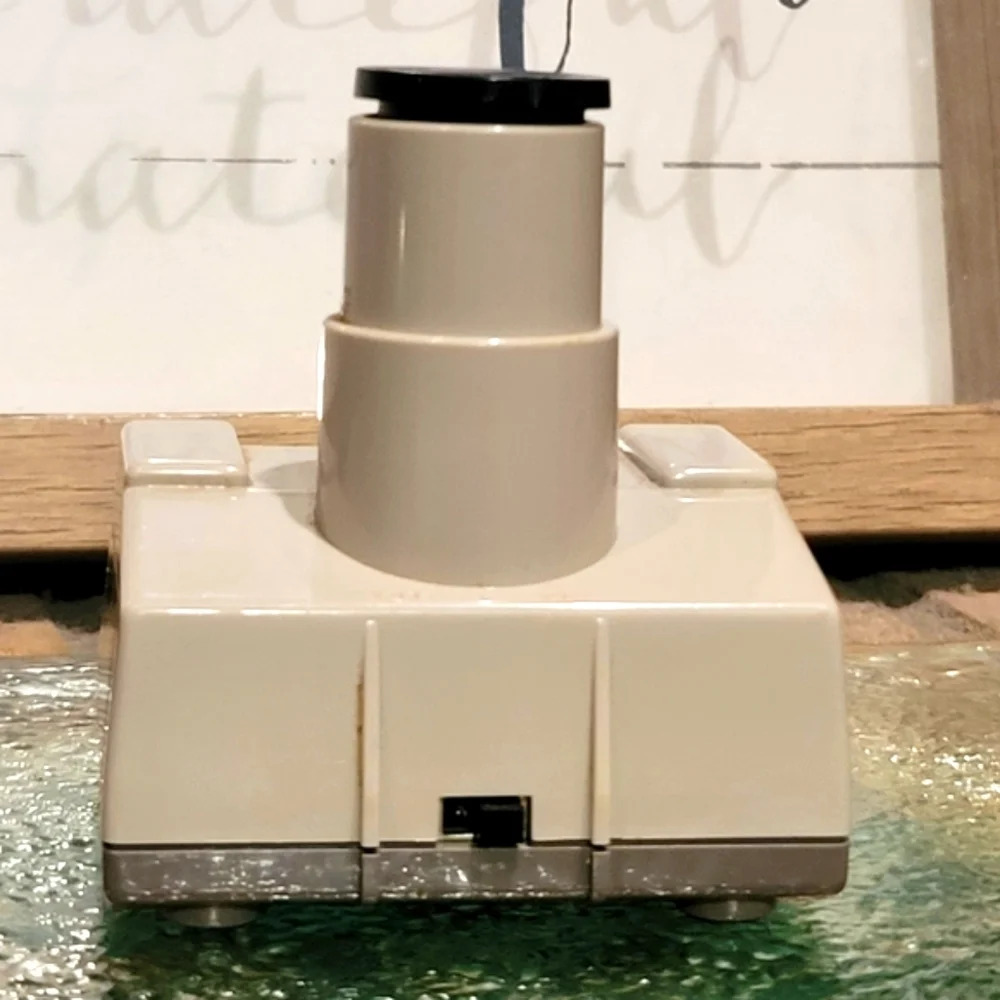 Nintendo NES R.O.B the ROBOT Gyro Small Rail Attachment & Gyro Motor - Picture 3 of 8